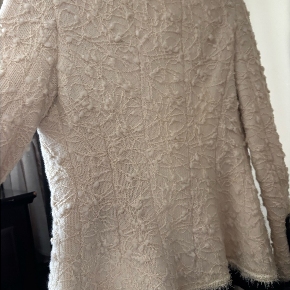 Chanel Women's Textured Cream and Black Blazer - Picture 5 of 11